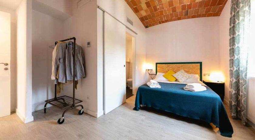 Newly renovated room w Pool & BikeParking