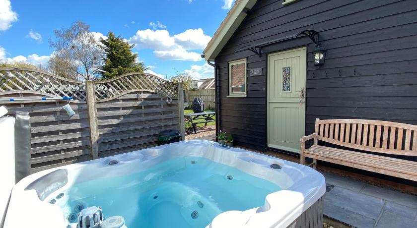 Saving Grace with private hot tub