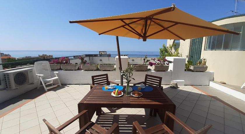 La terrazza tra il Mare e gli Ulivi by Holiday World