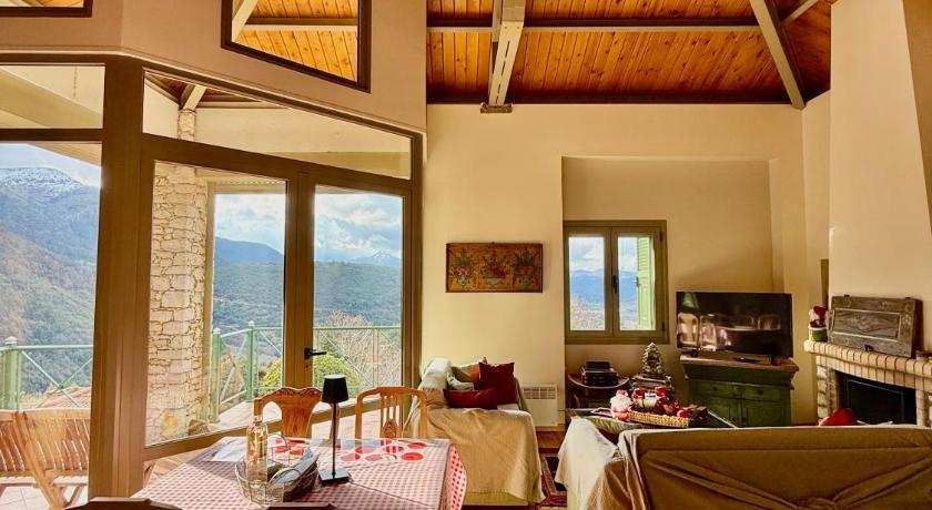 Kalavryta Villa Nano with fireplace and next the Ski Centre
