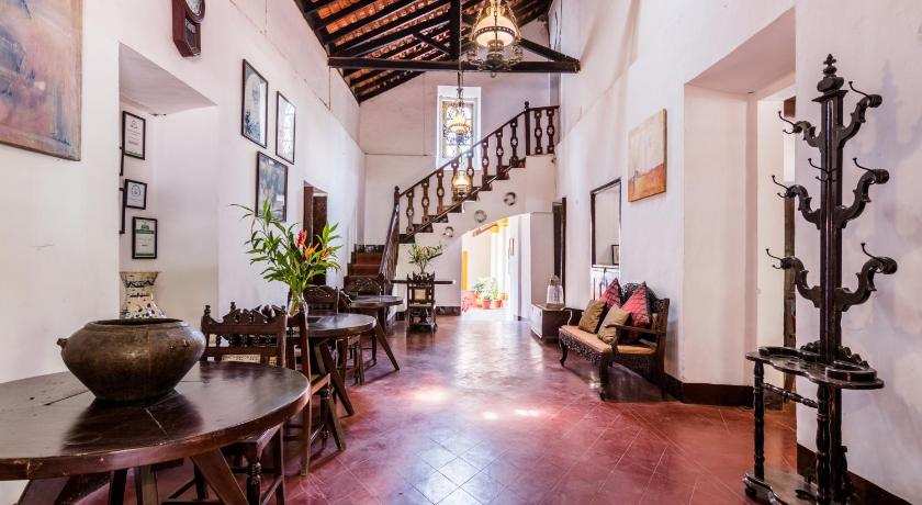 Granpa's Inn Hotel Bougainvillea