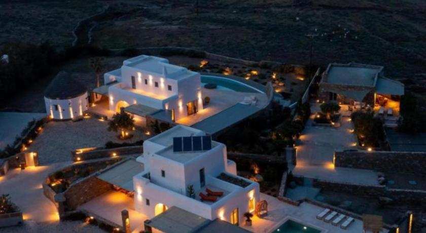Mykonos AG Villas in Ftelia Beach