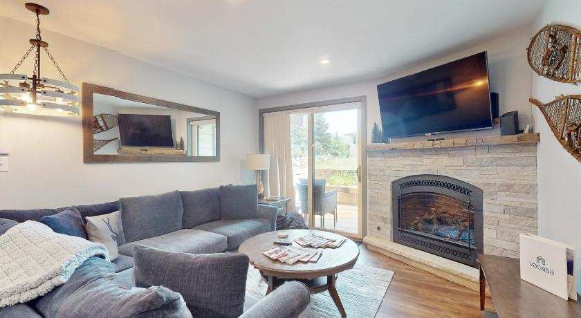 Modern Vacation Condo Across from Beaver Creek Ski