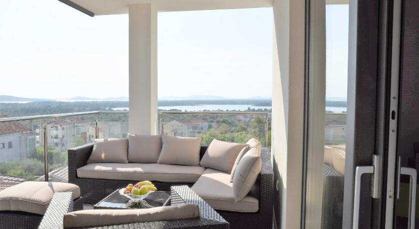 Villa M - Your business & holiday apartment in Sibenik