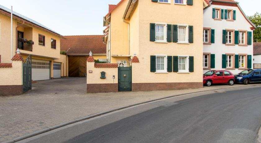 Weingut und Gästehaus Henrici