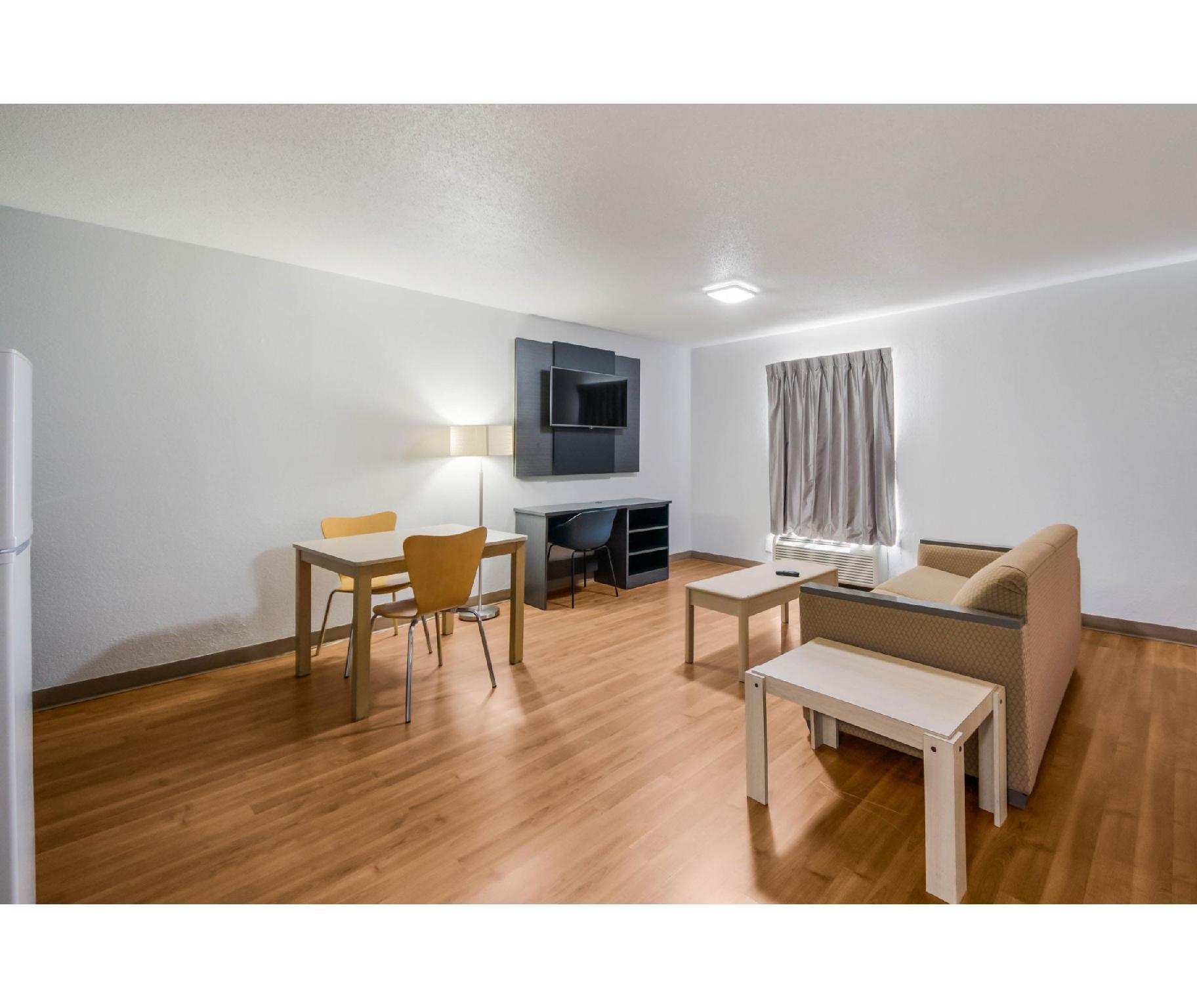 Motel 6-Laredo, TX - North I-35