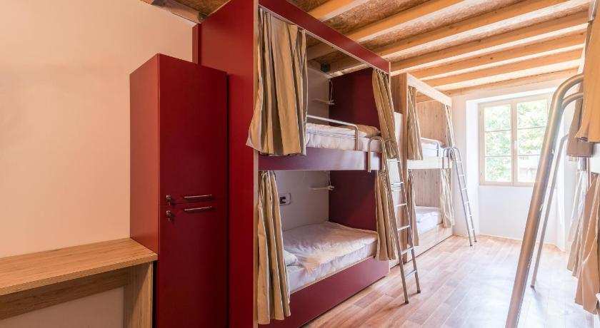 Hostel Antique