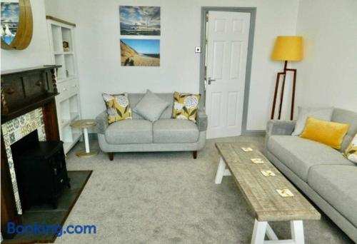 'Harbour View' on the river by Gorleston's award winning beach Pet free