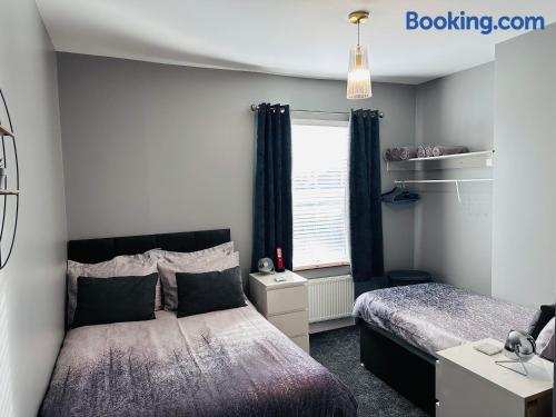 House in Hemingfield, Ideal for Contractors and Long Stays