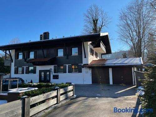 Großzügiges Domizil, 90qm, mit Terrasse, Garten, Infrarotkabine und Garage