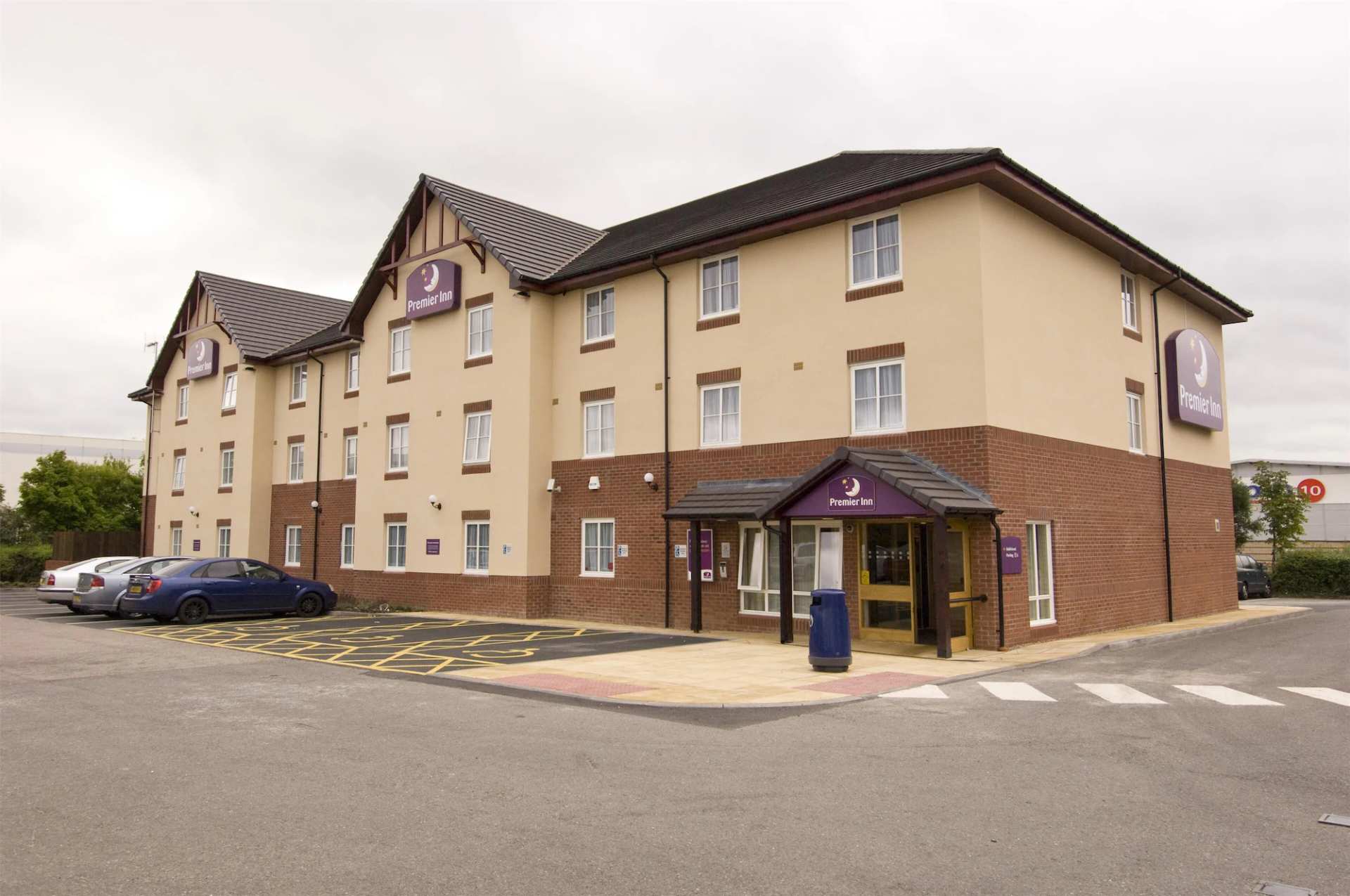 Premier Inn Coventry East - M6 J2