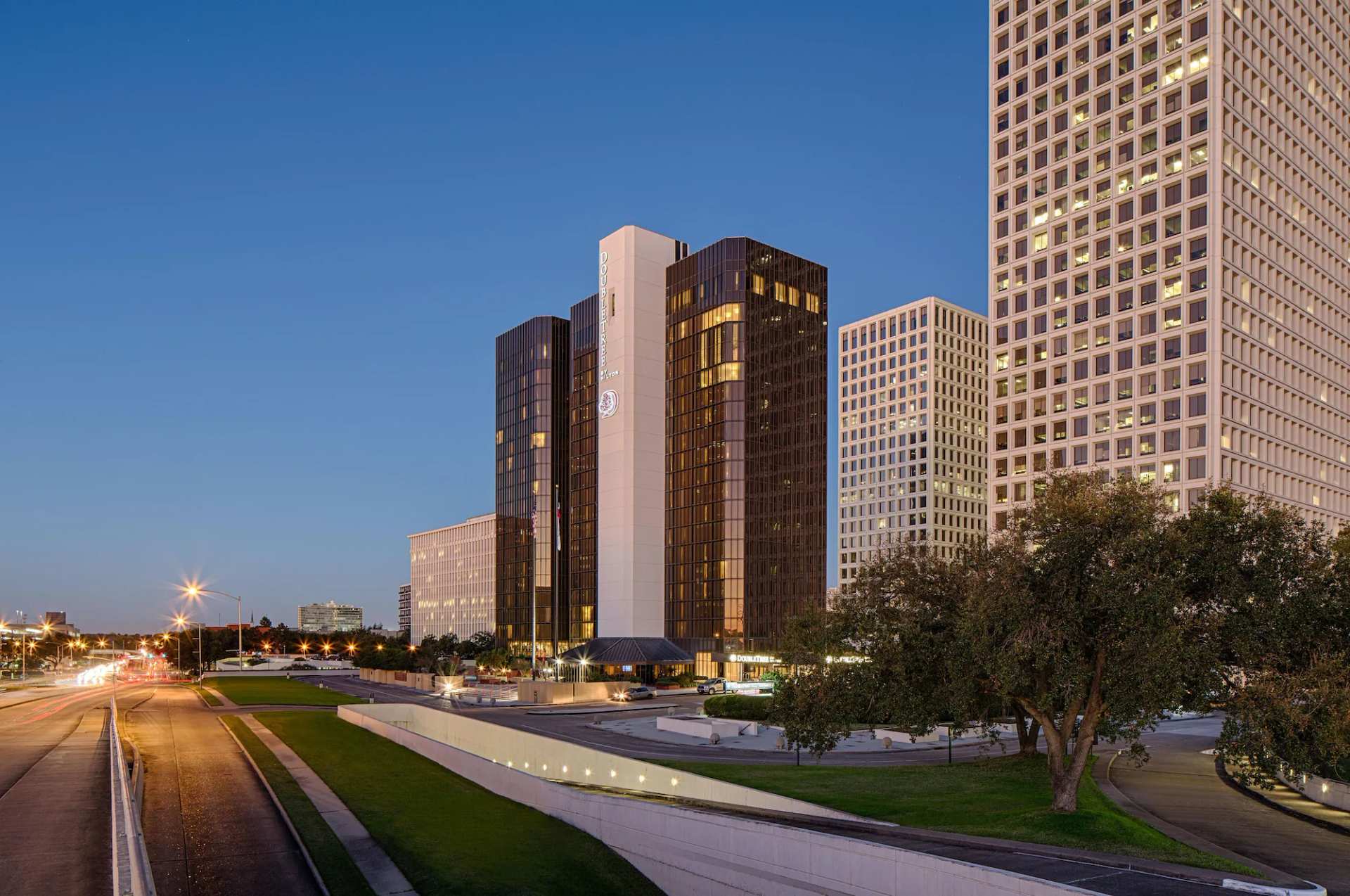 DoubleTree by Hilton Hotel Houston - Greenway Plaza