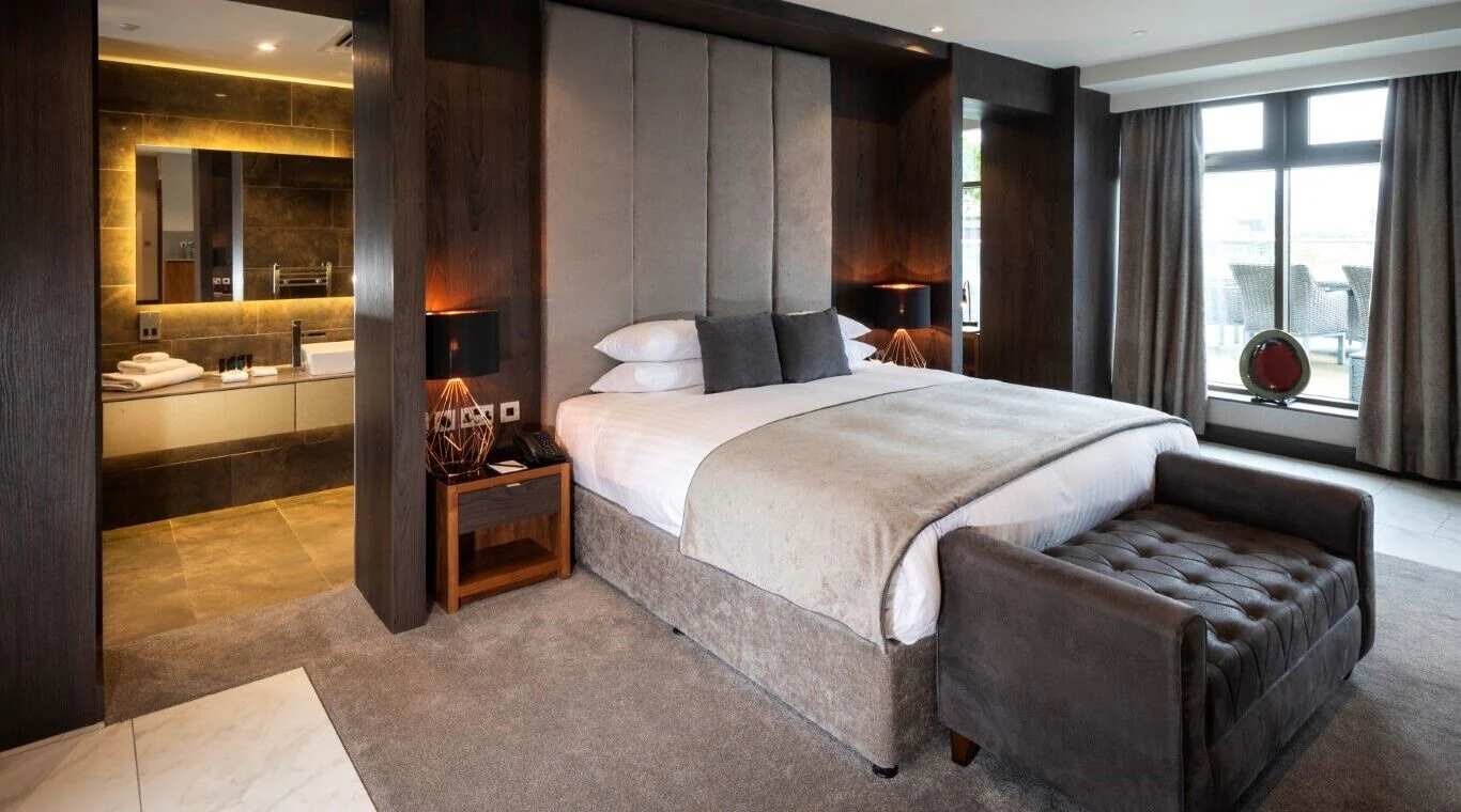 Ten Square Hotel