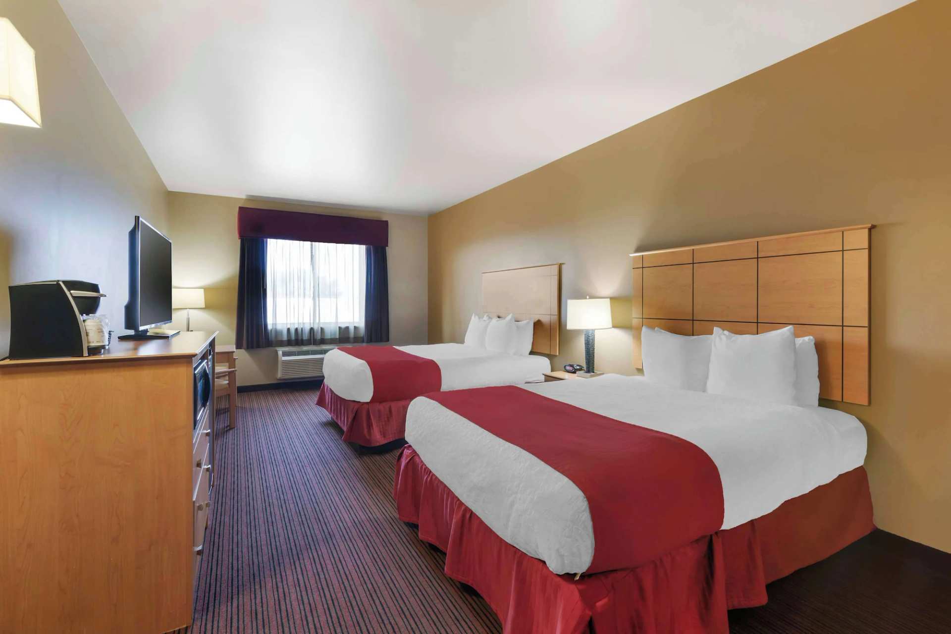 Best Western Golden Prairie Inn and Suites