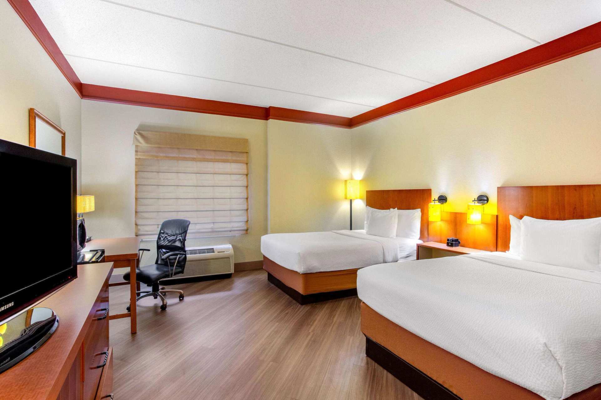 La Quinta by Wyndham Raleigh Crabtree
