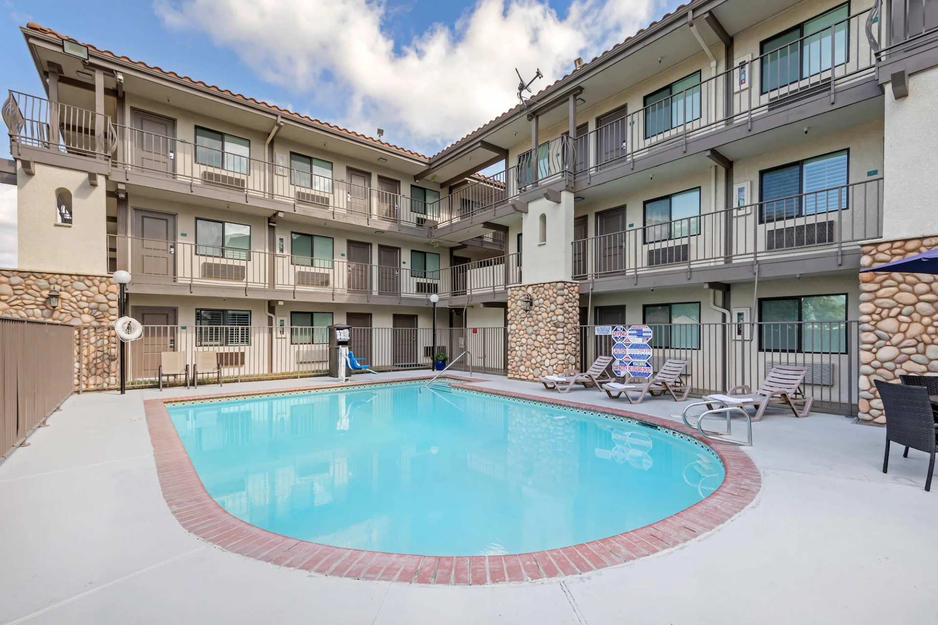 Hillstone Inn Tulare, an Ascend Collection Hotel