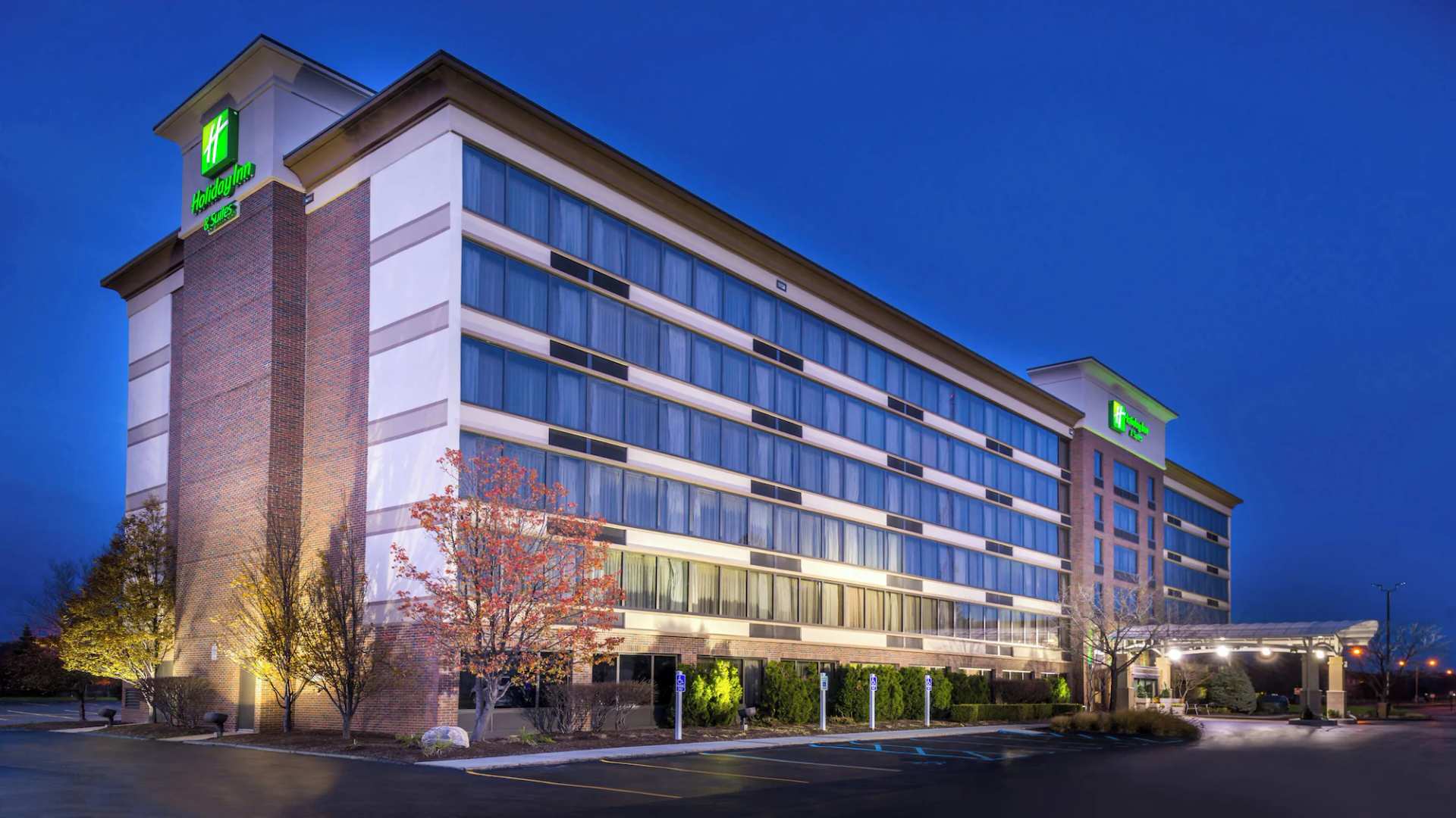 Holiday Inn & Suites Warren by IHG