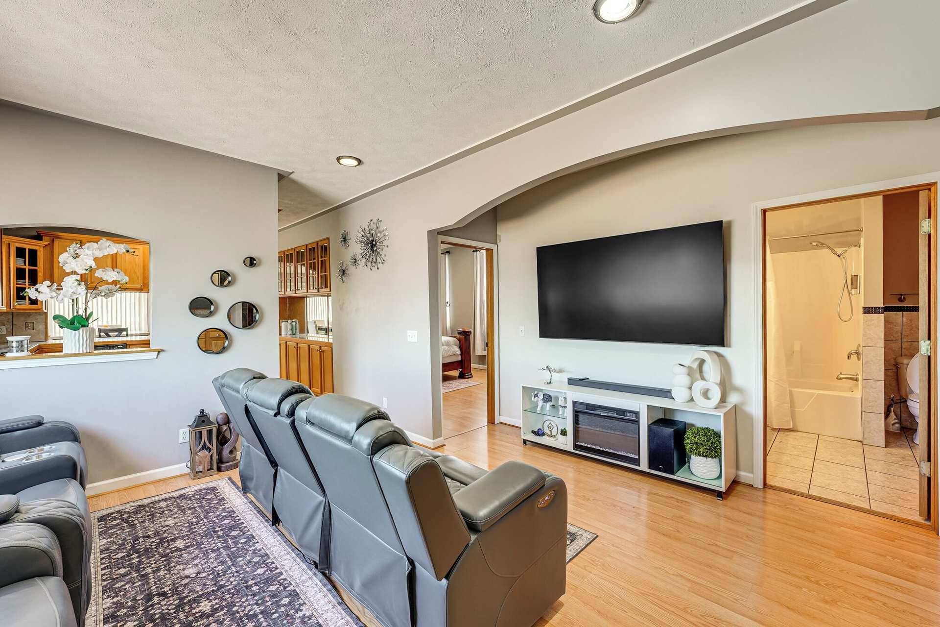 Centrally Located Condo Near Dtwn Grand Rapids