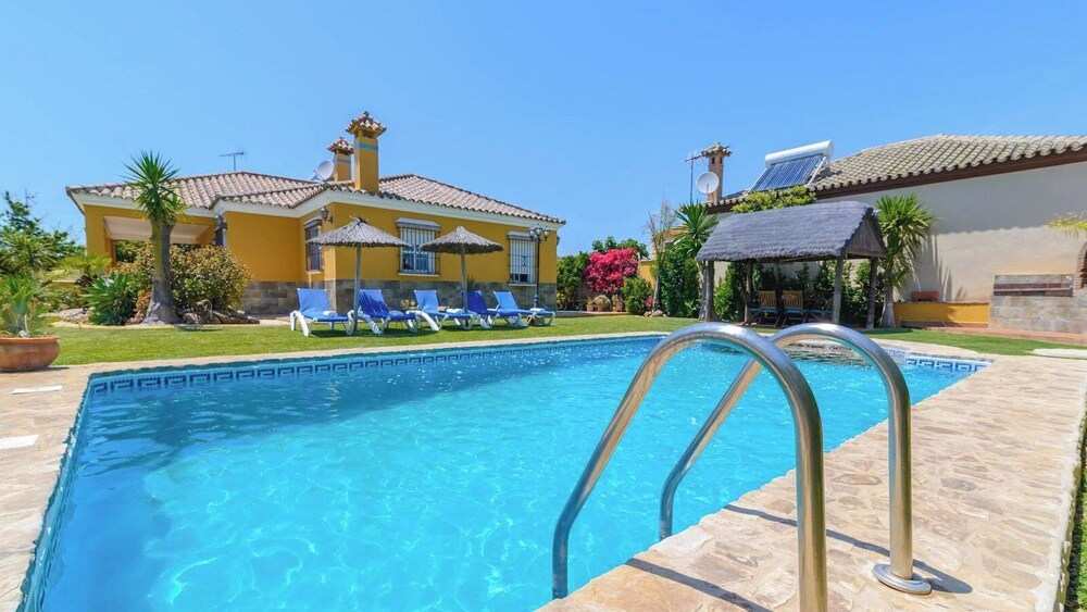 Bella villa con giardino vicino alla spiaggia di Conil de la Frontera