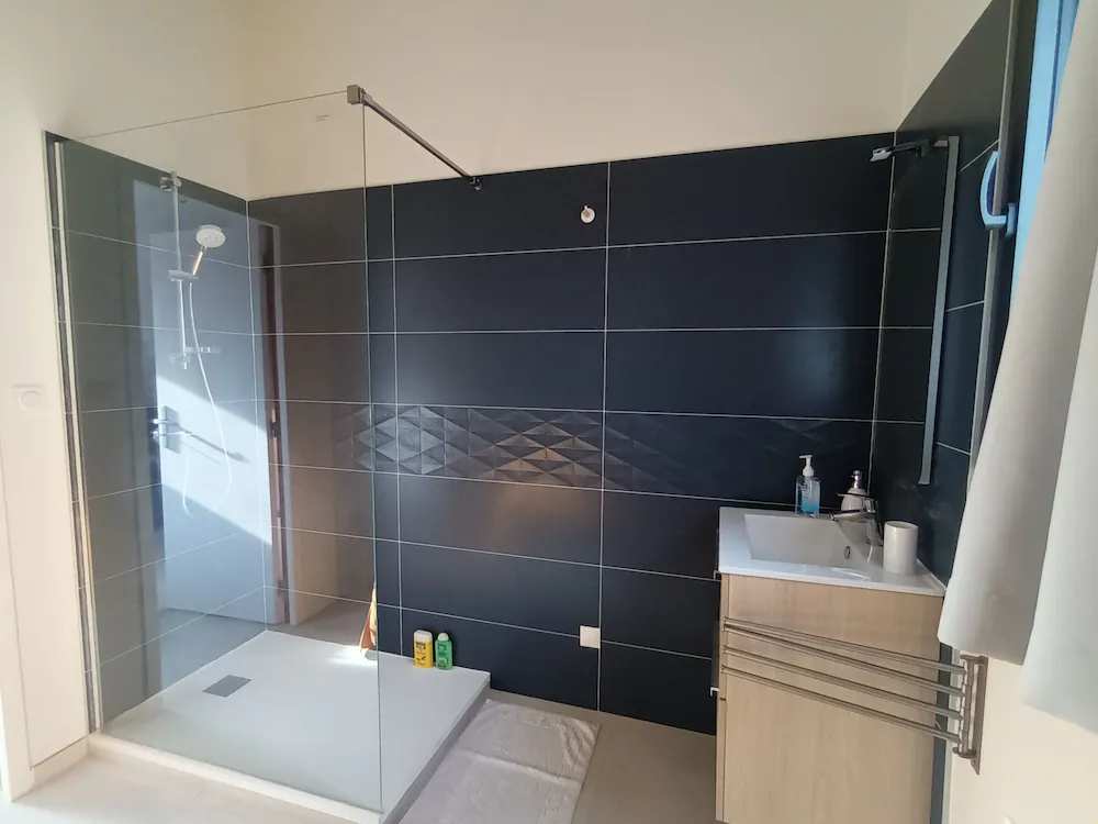Charming duplex near Lyon, Groupama Stadium, Eurexpo, and T'Exupéry Airport