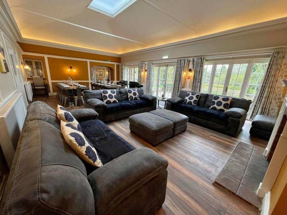 Lydney House Hotel Swaffham Sleeps 22