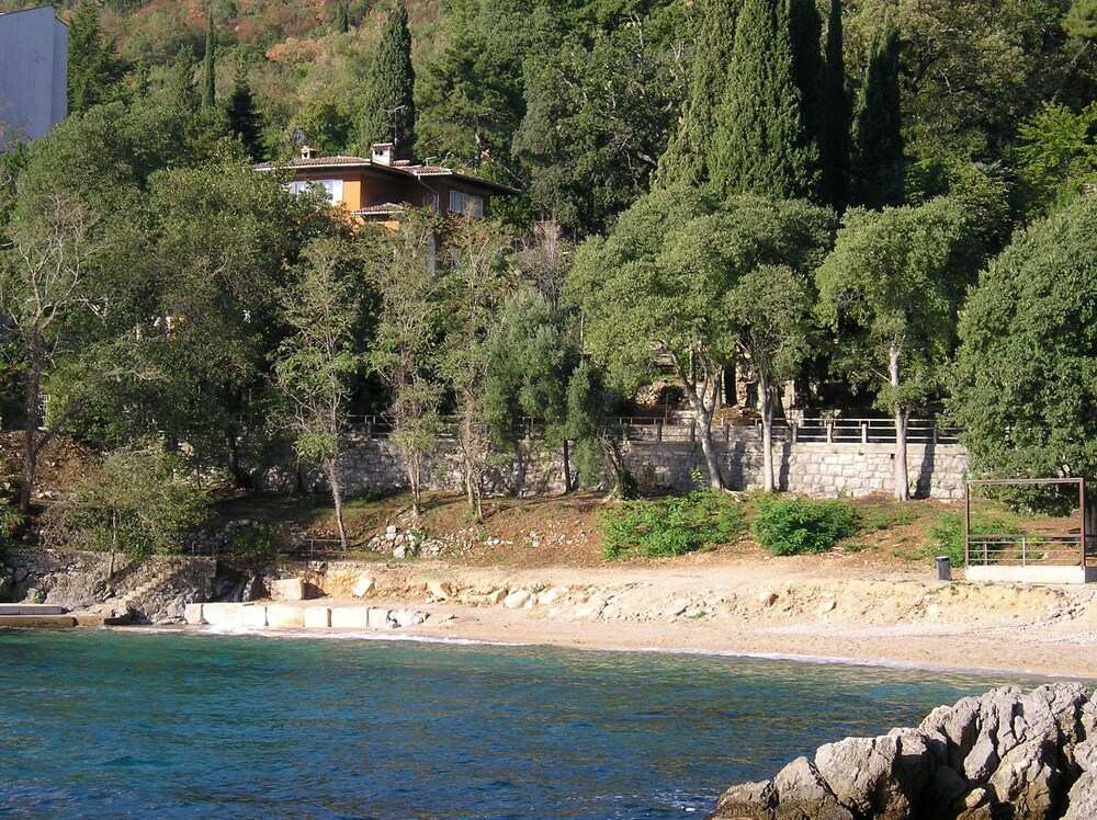 Apartamento cerca de la playa en Lovran cerca de Opatija 01