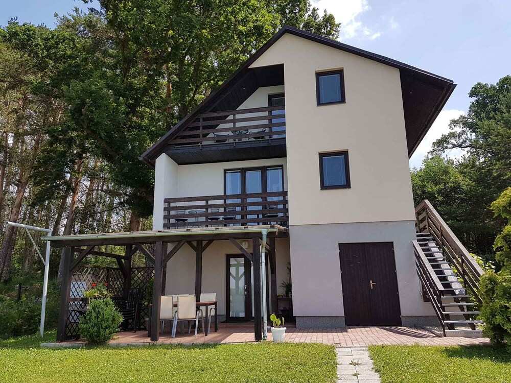 Holiday home with a wonderful view with a terrace directly on the lake