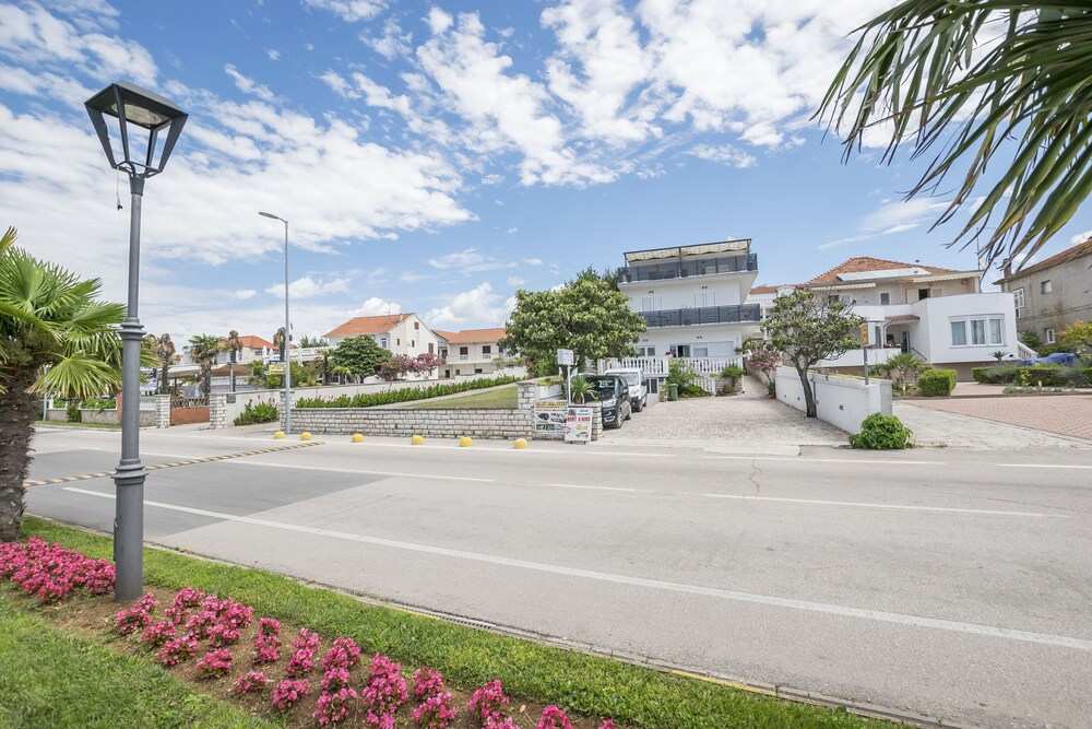 Apartmani Mare