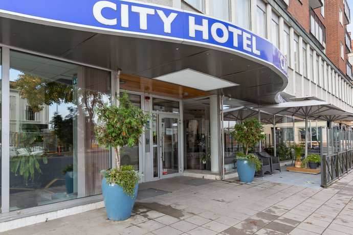 CITY HOTEL, FAMILJEN ERICSSON