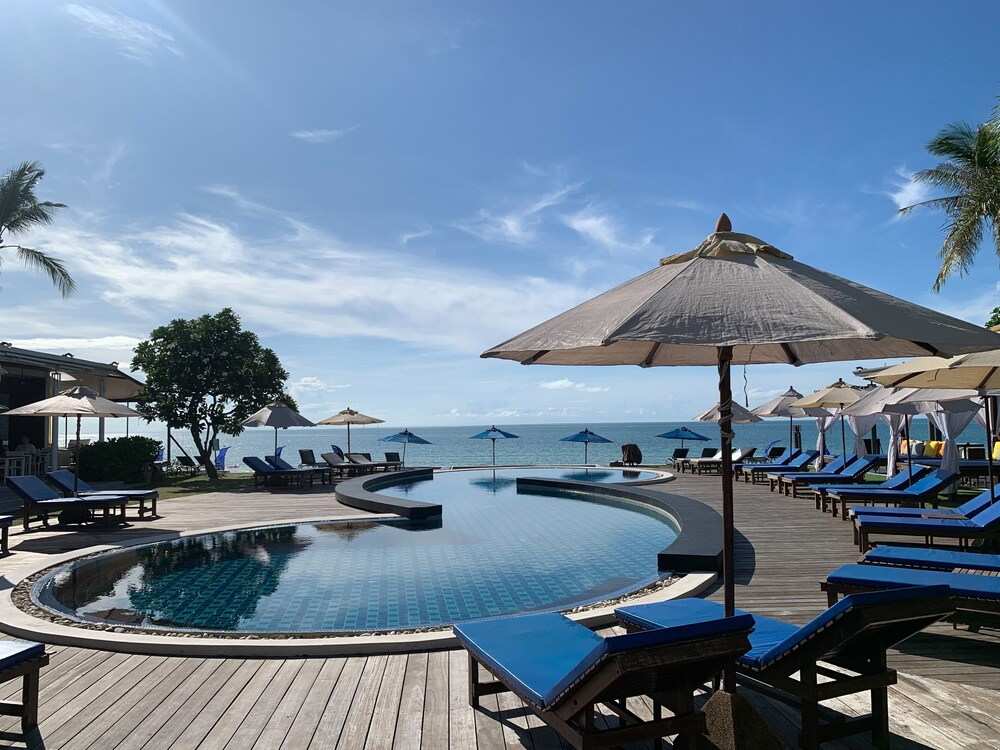 KC Beach Club & Pool Villas