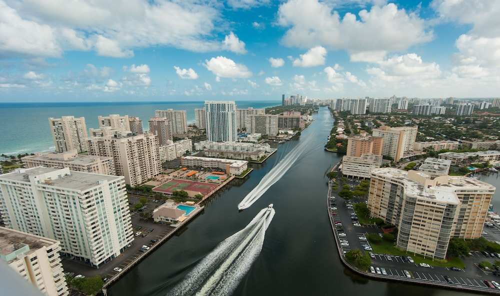 BW Miami Vacation Rentals at Beachwalk Resort
