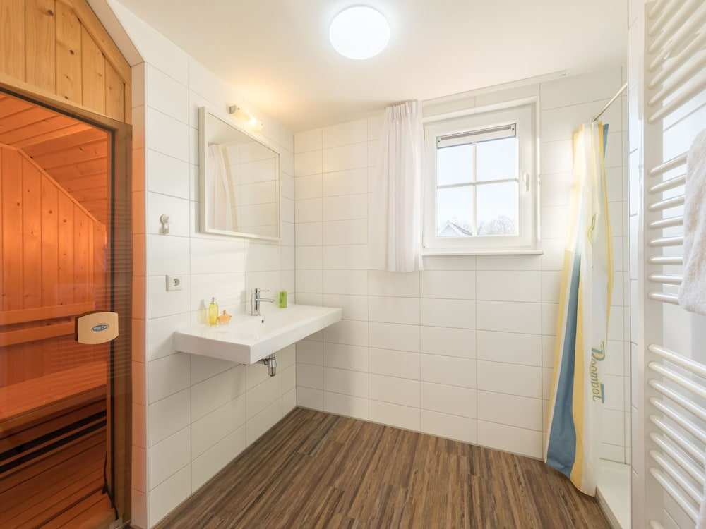 Luxurious Villa, Washer & Sauna in Maasduinen Area