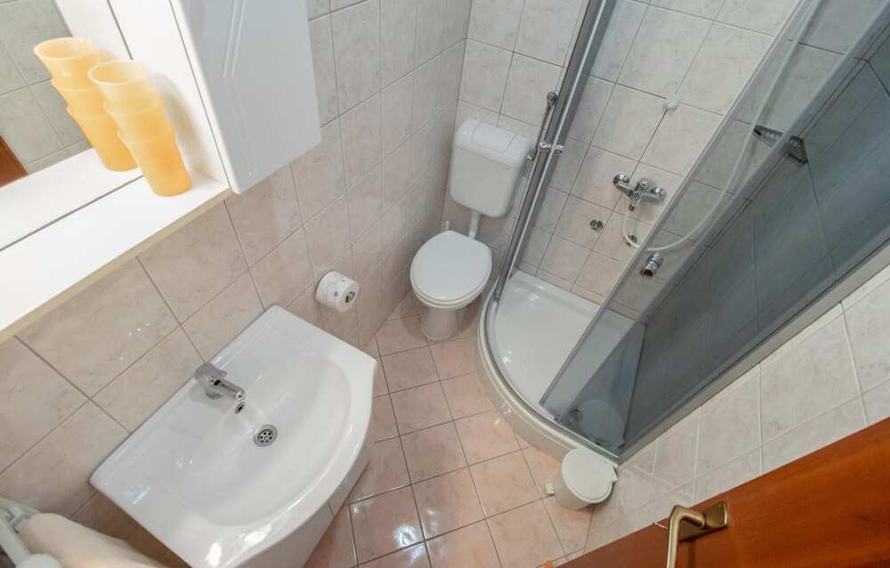 Amazing Apartment in Jadranovo With 2 Bedrooms and Wifi