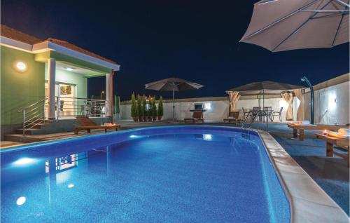 Amazing Home in Murvica With Wifi, 2 Bedrooms and Outdoor Swimming Pool